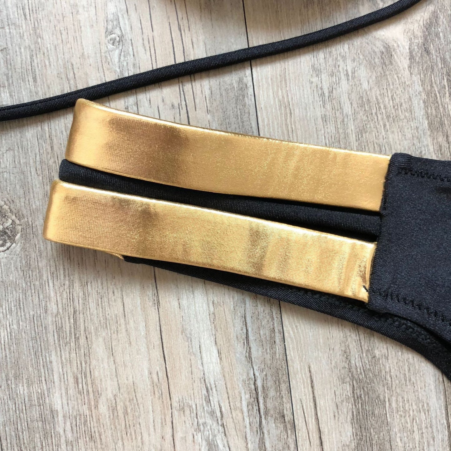 Bronzage bikini Noir et Or - Prestige SXM