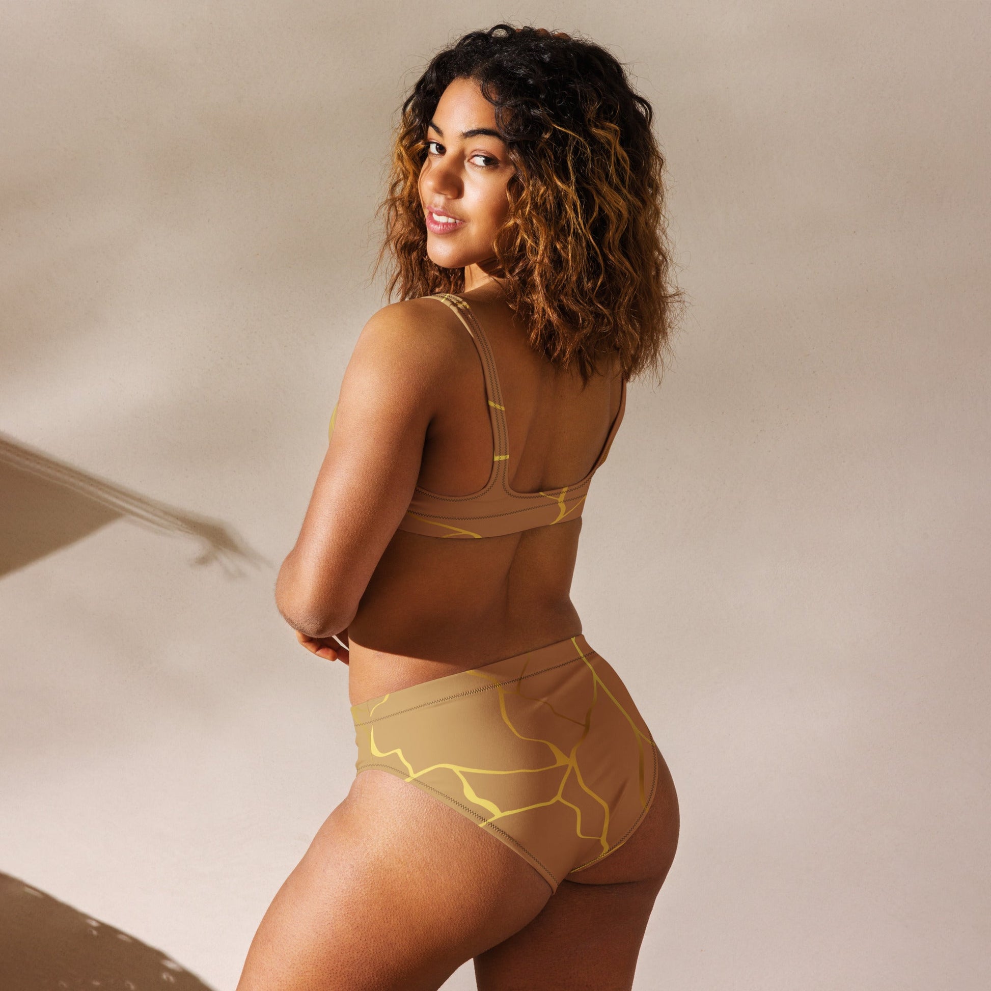 Maillot de bain 2 pièces éco - responsable taille haute Prestige™ Filament Nue et Or - Prestige SXM