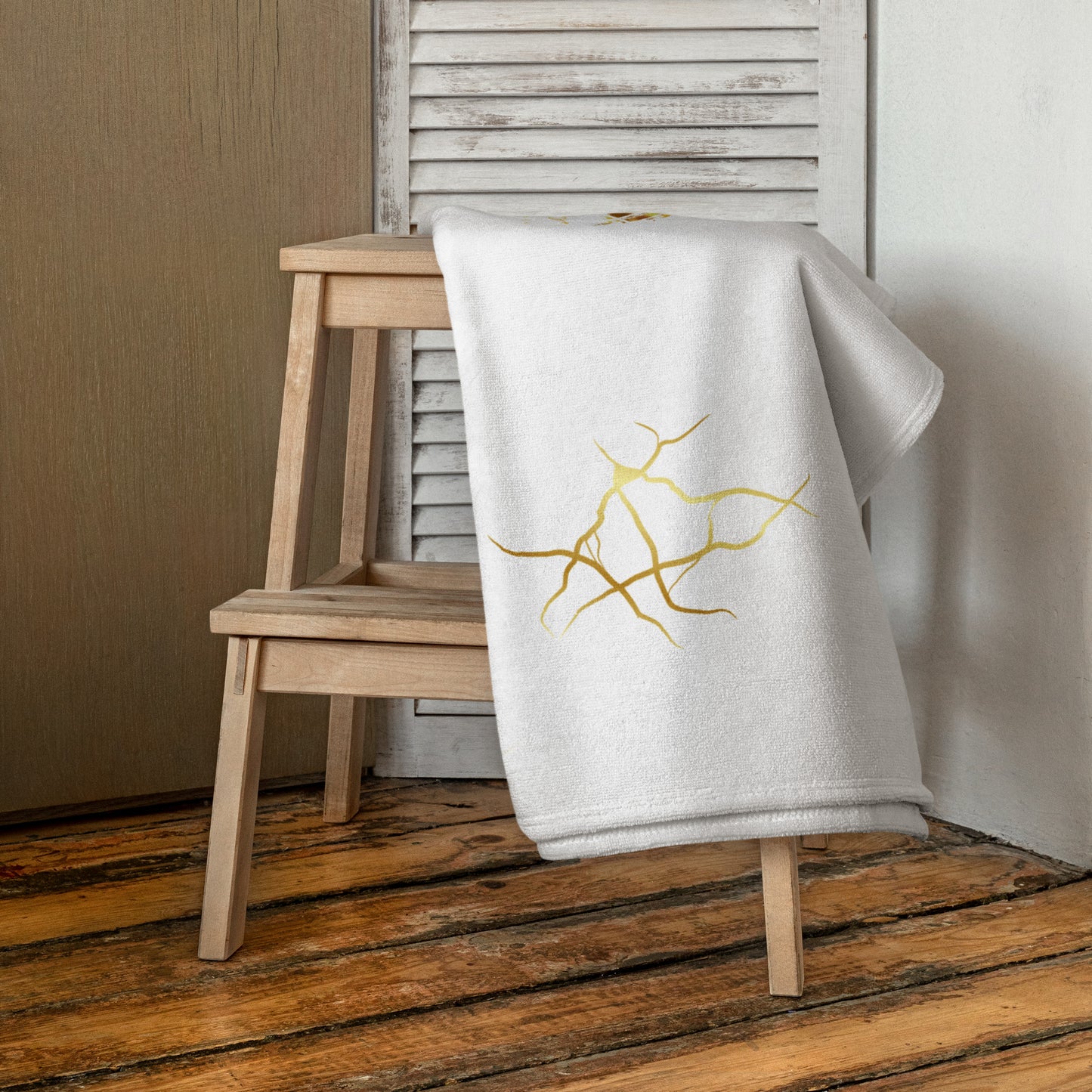 Prestige™ White and Gold Napkin